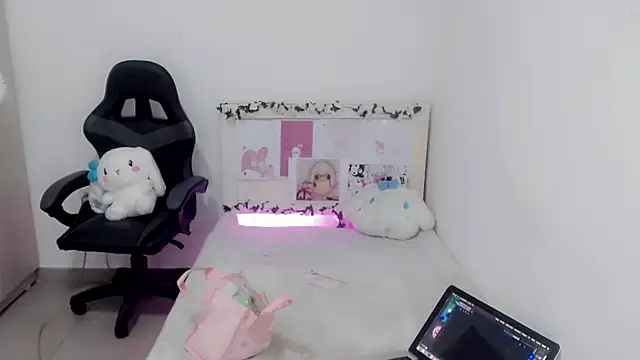 Snapshot of Youlittlepervertt_ chatting on January 2025 01:21:01 PM Youlittlepervertt online show from January 2025 01:21:01 PM