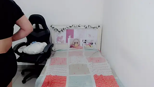 Snapshot of Youlittlepervertt_ chatting on January 2025 05:19:01 AM Youlittlepervertt online show from January 2025 05:19:01 AM