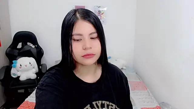 Snapshot of Youlittlepervertt_ chatting on February 2025 10:47:02 PM Youlittlepervertt online show from February 2025 10:47:02 PM