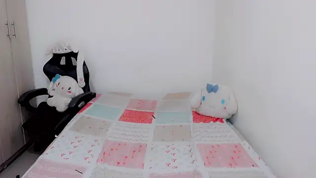 Snapshot of Youlittlepervertt_ chatting on October 2025 04:13:02 AM Youlittlepervertt online show from October 2025 04:13:02 AM