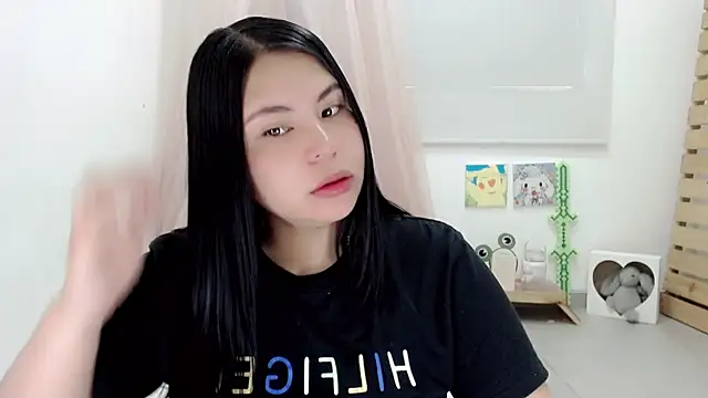 Snapshot of Youlittlepervertt_ chatting on November 2025 11:21:02 AM Youlittlepervertt online show from November 2025 11:21:02 AM