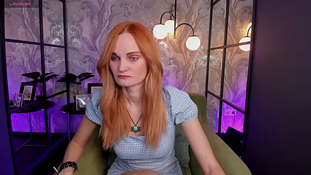 Snapshot of SaraSubtlety chatting on November 2025 01:25:02 PM SaraSubtlety online show from November 2025 01:25:02 PM