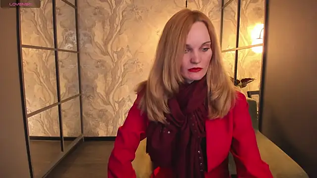 Snapshot of SaraSubtlety chatting on December 2025 07:53:02 PM SaraSubtlety online show from December 2025 07:53:02 PM