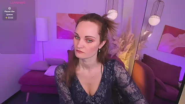 Snapshot of SaraSubtlety chatting on April 2026 01:34:01 PM SaraSubtlety online show from April 2026 01:34:01 PM