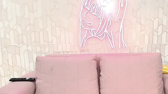 lara murphy online show from October 2025 03:04:01 AM