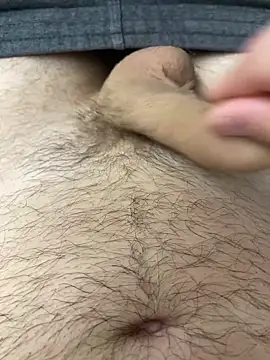 Snapshot of Pascutt chatting on March 2026 10:04:01 PM Pascutt online show from March 2026 10:04:01 PM