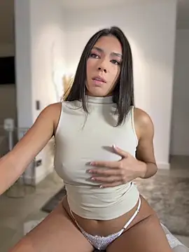 EllaSanz  online show from November 2025 10:32:02 PM