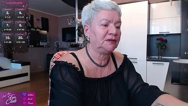 roxana brooks online show from October 2025 02:36:01 PM