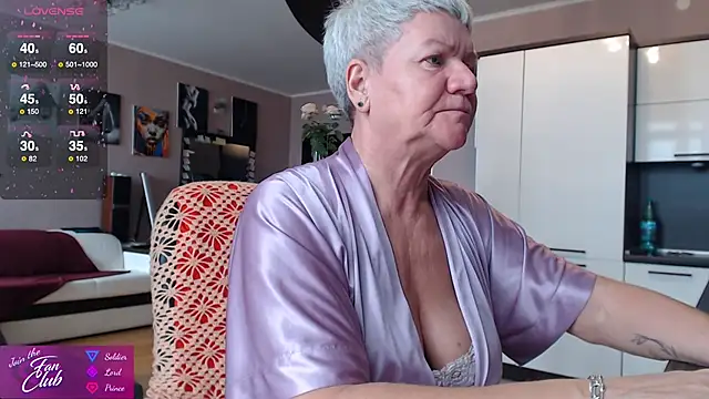 roxana brooks online show from October 2025 07:09:02 AM