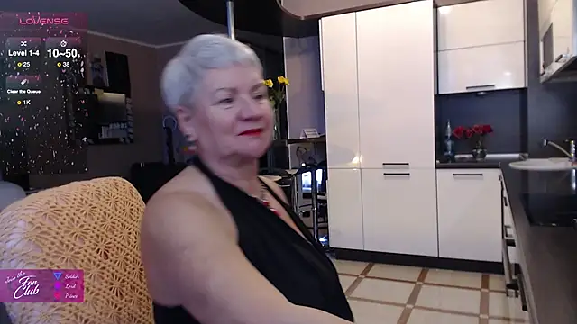 roxana brooks online show from November 2025 12:38:01 PM