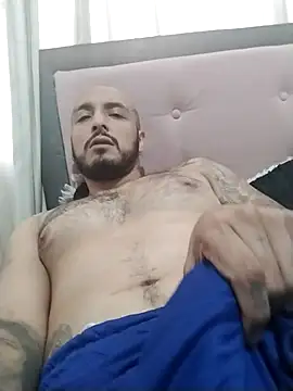 KenllyH online show from December 2024 10:32:01 PM