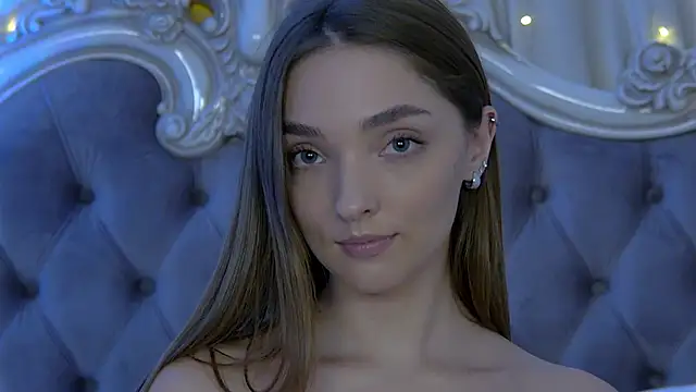 VirginieCruz online show from February 2025 11:32:01 PM