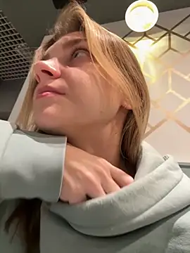 Snapshot of ValenciaShock chatting on November 2025 06:46:01 AM ValenciaShock online show from November 2025 06:46:01 AM