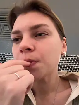 Snapshot of ValenciaShock chatting on November 2025 06:46:02 AM ValenciaShock online show from November 2025 06:46:02 AM