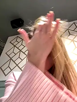 Snapshot of ValenciaShock chatting on November 2025 06:35:01 AM ValenciaShock online show from November 2025 06:35:01 AM