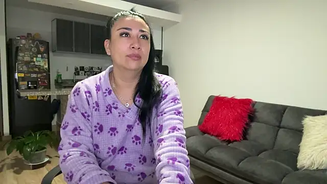 Karina Yang online show from April 2026 10:42:01 AM