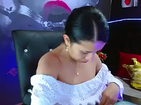 Snapshot of VALERY_MEER chatting on December 2024 11:56:02 AM VALERY MEER online show from December 2024 11:56:02 AM