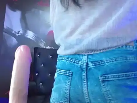 Snapshot of VALERY_MEER chatting on December 2024 02:49:02 PM VALERY MEER online show from December 2024 02:49:02 PM