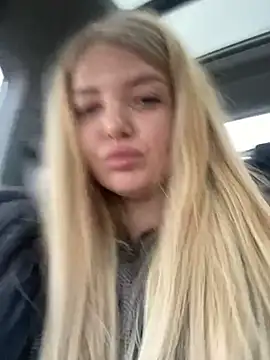 OdriOlsens online show from December 2024 12:01:02 PM