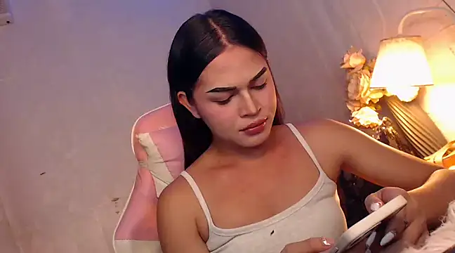 Snapshot of Ashely_Lewis chatting on December 2024 01:18:02 PM Ashely Lewis online show from December 2024 01:18:02 PM