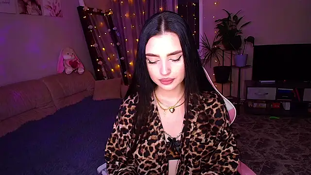   Malika   online show from November 2025 02:21:02 PM