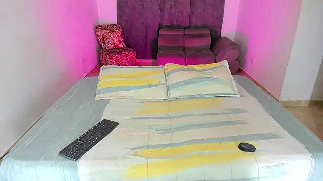 Snapshot of Fairycandyx chatting on March 2025 09:06:02 AM Fairycandyx online show from March 2025 09:06:02 AM