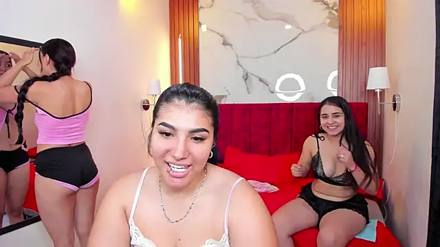 Snapshot of Afrodita-hott chatting on February 2025 06:31:01 PM Afrodita-hott online show from February 2025 06:31:01 PM