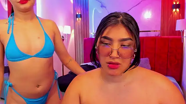 Snapshot of Afrodita-hott chatting on October 2025 04:17:02 PM Afrodita-hott online show from October 2025 04:17:02 PM