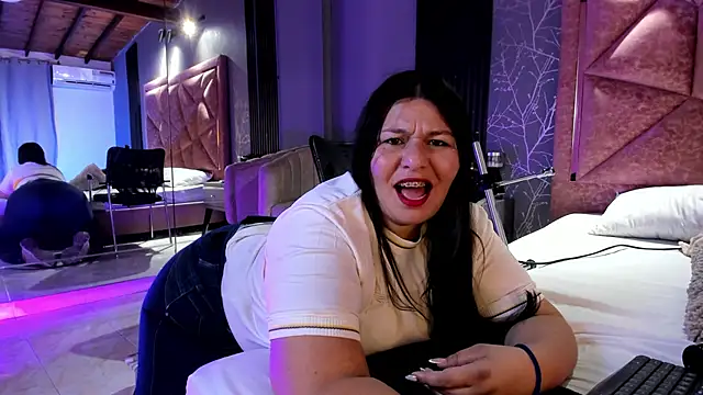 Amanda-Cruz online show from September 2025 01:38:01 AM