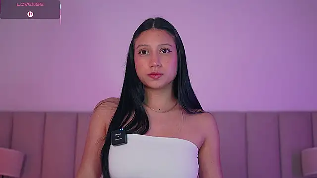 Snapshot of Alison_Miller9 chatting on September 2025 02:57:01 AM Alison Miller9 online show from September 2025 02:57:01 AM