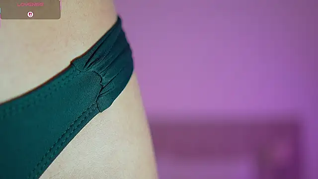 Snapshot of Alison_Miller9 chatting on September 2025 02:45:01 AM Alison Miller9 online show from September 2025 02:45:01 AM