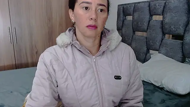 Snapshot of sara_hott_1 chatting on January 2025 02:08:01 PM sara hott 1 online show from January 2025 02:08:01 PM