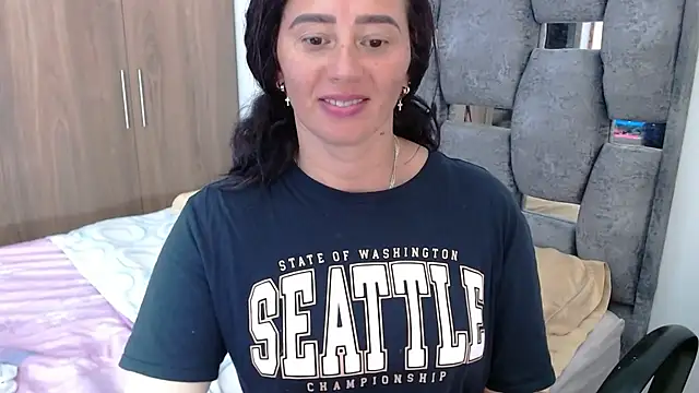 Snapshot of sara_hott_1 chatting on January 2025 08:11:02 PM sara hott 1 online show from January 2025 08:11:02 PM