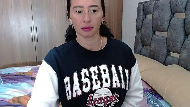Snapshot of sara_hott_1 chatting on January 2025 07:40:01 PM sara hott 1 online show from January 2025 07:40:01 PM