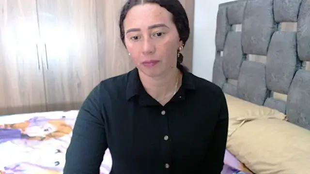 Snapshot of sara_hott_1 chatting on February 2025 08:46:01 PM sara hott 1 online show from February 2025 08:46:01 PM
