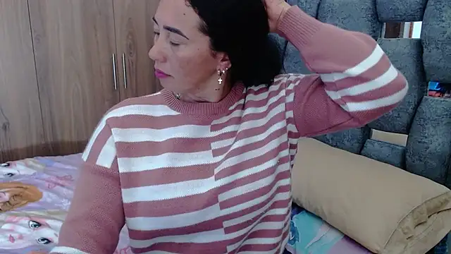 Snapshot of sara_hott_1 chatting on February 2025 08:13:02 PM sara hott 1 online show from February 2025 08:13:02 PM