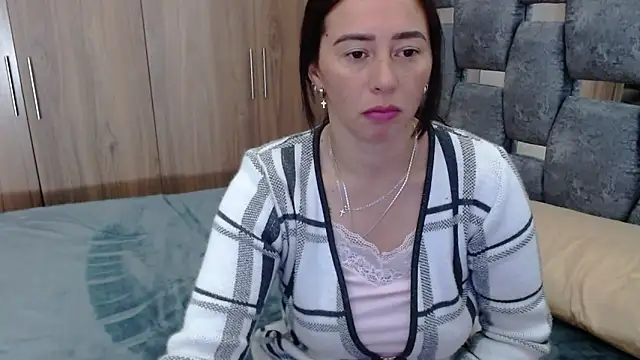 Snapshot of sara_hott_1 chatting on March 2025 12:34:01 PM sara hott 1 online show from March 2025 12:34:01 PM