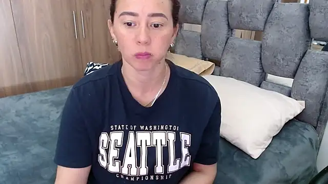Snapshot of sara_hott_1 chatting on March 2025 01:29:01 PM sara hott 1 online show from March 2025 01:29:01 PM