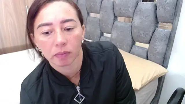 Snapshot of sara_hott_1 chatting on March 2025 12:39:01 PM sara hott 1 online show from March 2025 12:39:01 PM