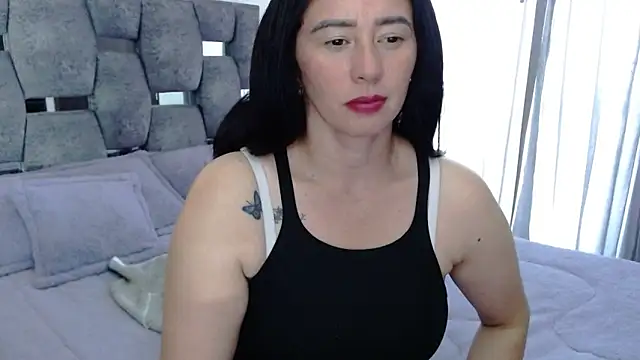 Snapshot of sara_hott_1 chatting on September 2025 07:47:02 PM sara hott 1 online show from September 2025 07:47:02 PM