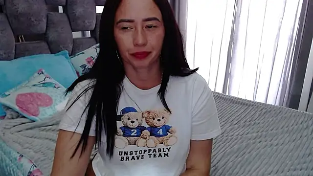 Snapshot of sara_hott_1 chatting on September 2025 08:34:02 PM sara hott 1 online show from September 2025 08:34:02 PM