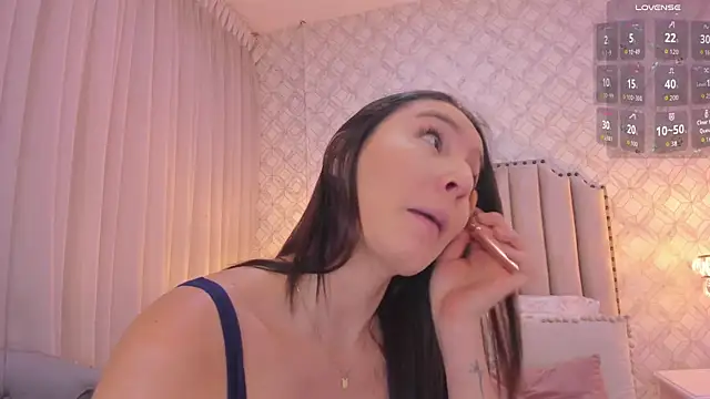 Pia Johnson  online show from September 2025 11:33:02 AM