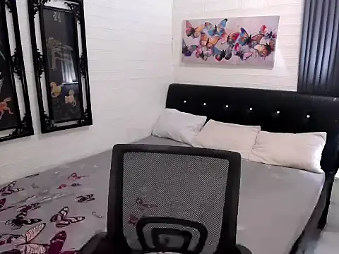 Yesha harper online show from September 2025 05:01:02 PM