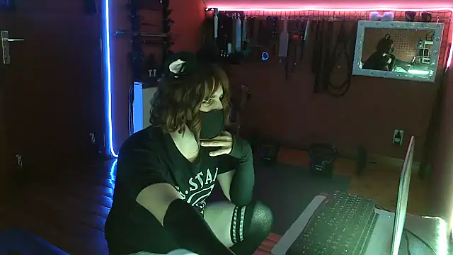 Snapshot of Ginny-the-bdsm-nympho chatting on April 2026 05:21:02 PM Ginny-the-bdsm-nympho online show from April 2026 05:21:02 PM
