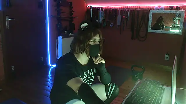 Snapshot of Ginny-the-bdsm-nympho chatting on May 2026 05:09:01 PM Ginny-the-bdsm-nympho online show from May 2026 05:09:01 PM