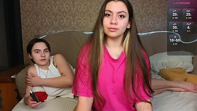 Snapshot of twobabesweet chatting on March 2025 10:34:02 AM twobabesweet online show from March 2025 10:34:02 AM