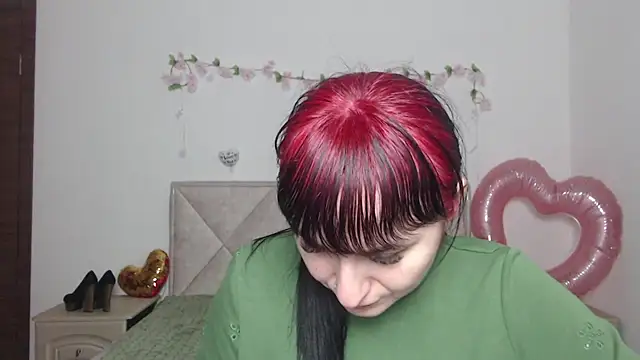 NinaFlawlees online show from March 2026 01:39:01 PM