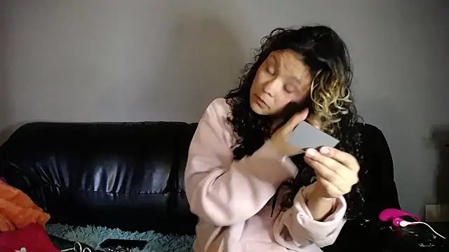 Snapshot of Hathorlove chatting on November 2025 10:08:01 PM Hathorlove online show from November 2025 10:08:01 PM