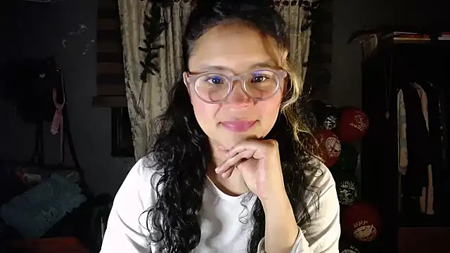 Snapshot of Hathorlove chatting on December 2025 03:23:01 AM Hathorlove online show from December 2025 03:23:01 AM