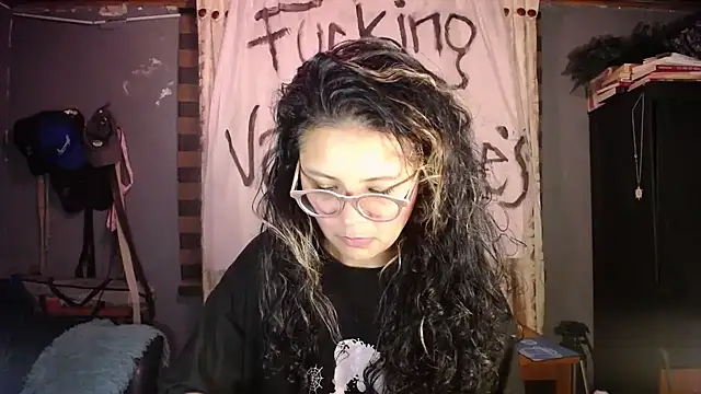 Snapshot of Hathorlove chatting on February 2026 10:05:02 PM Hathorlove online show from February 2026 10:05:02 PM